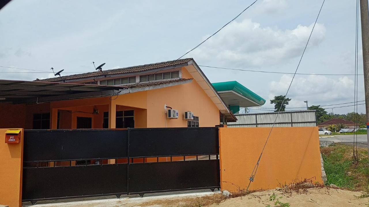 Ns Homestay Private Pool Tanah Merah  Exteriör bild