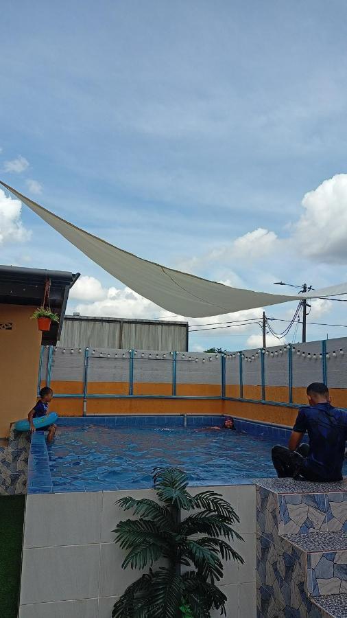 Ns Homestay Private Pool Tanah Merah  Exteriör bild