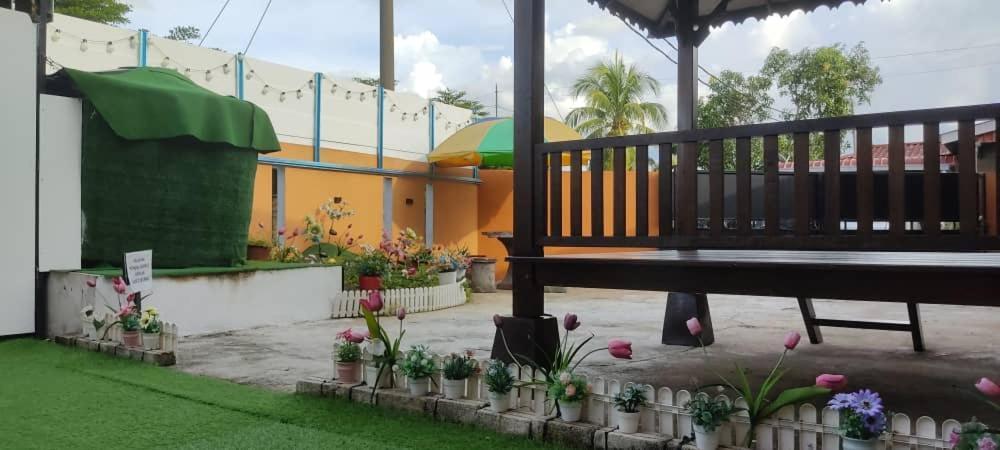 Ns Homestay Private Pool Tanah Merah  Exteriör bild