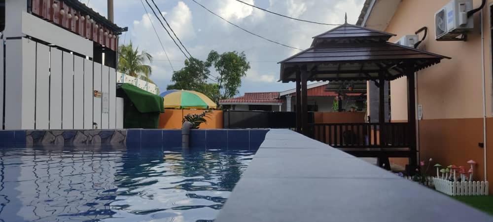 Ns Homestay Private Pool Tanah Merah  Exteriör bild