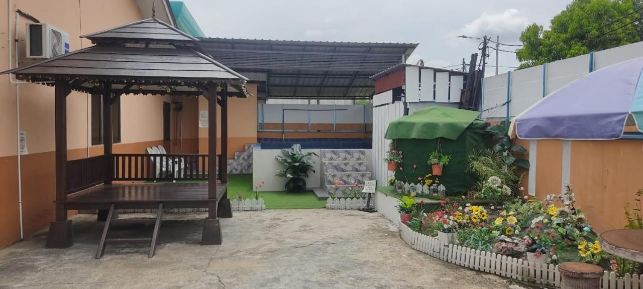 Ns Homestay Private Pool Tanah Merah  Exteriör bild